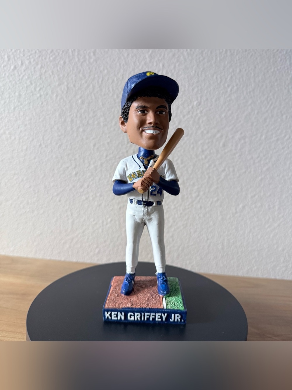 Ken Griffey Jr. Rookie Year Bobblehead 2019 Seattle Mariners BDA Sports MLB